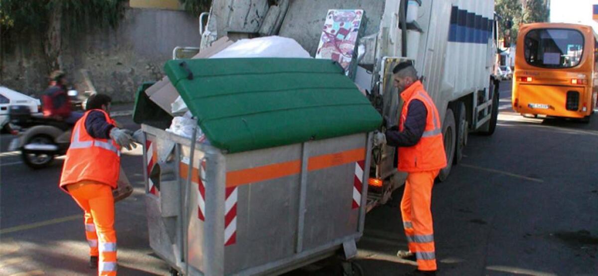 Rifiuti, altra proroga alla Dusty - 