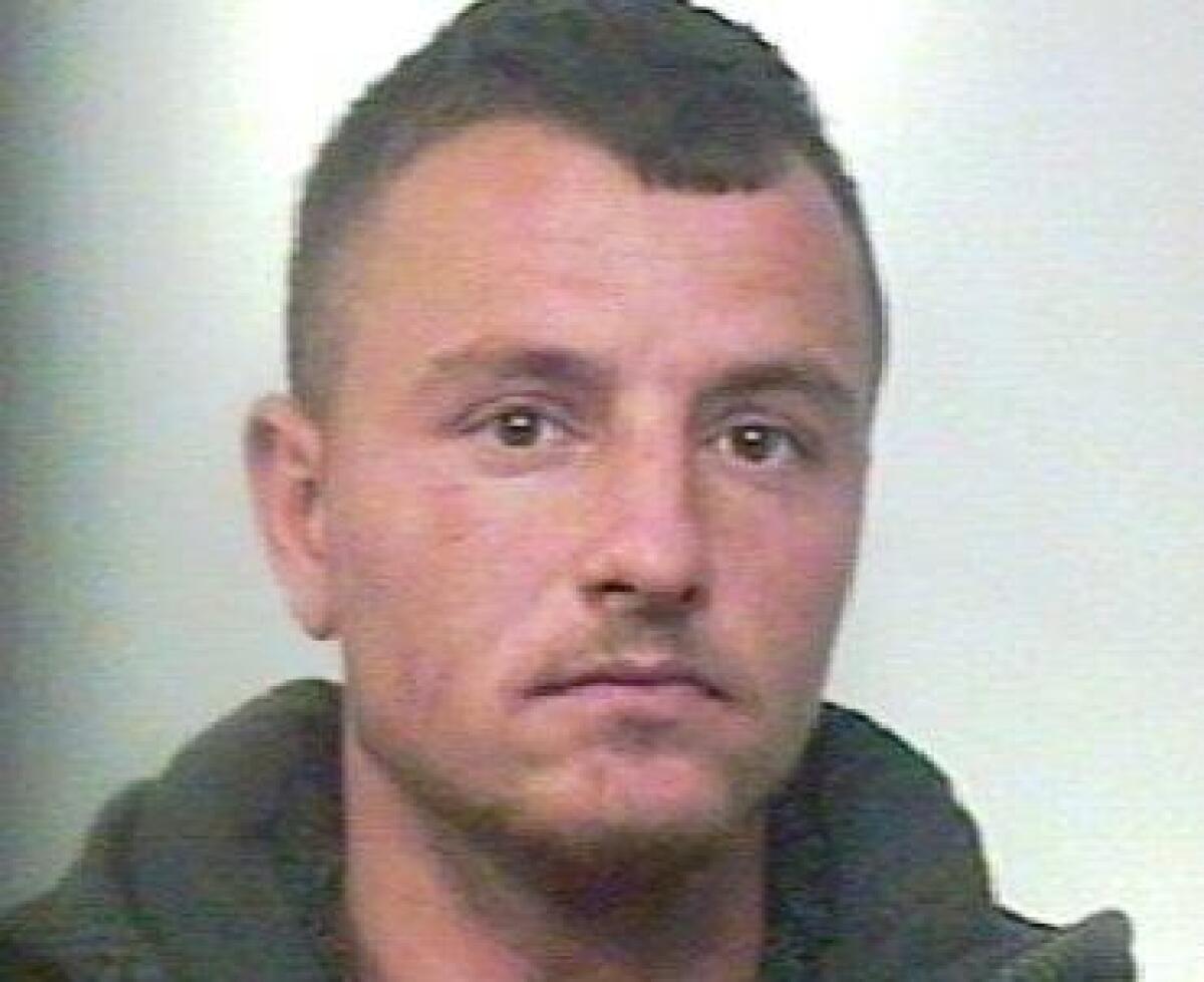 Era ricercato e "nascosto" a Paternò - 