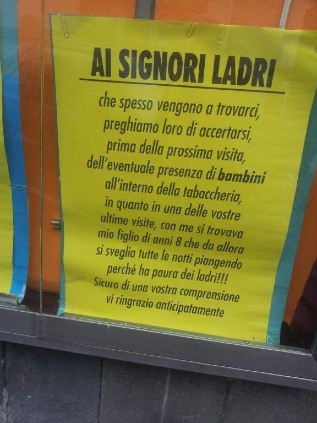 Paternò, il manifesto di un commerciante: "Mio figlio piange ogni notte perché impaurito dai ladri" - 