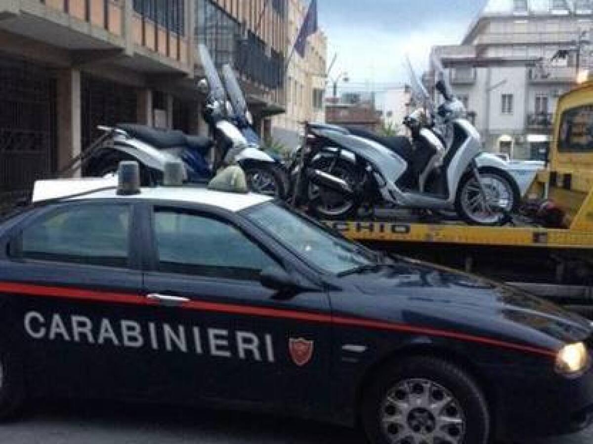 Posti di blocco dei carabinieri a Paternò - 