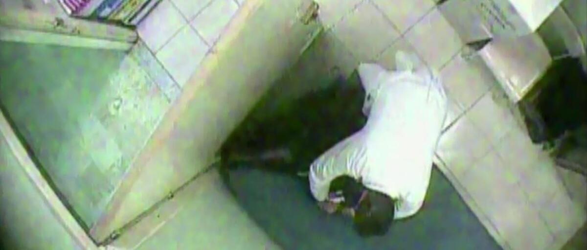 Il video che incastra l'infermiere arrestato - 