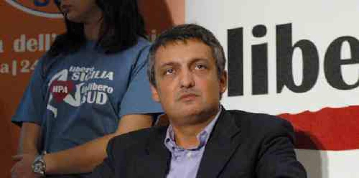 Testa di capretto davanti casa del deputato regionale D'Agostino - 