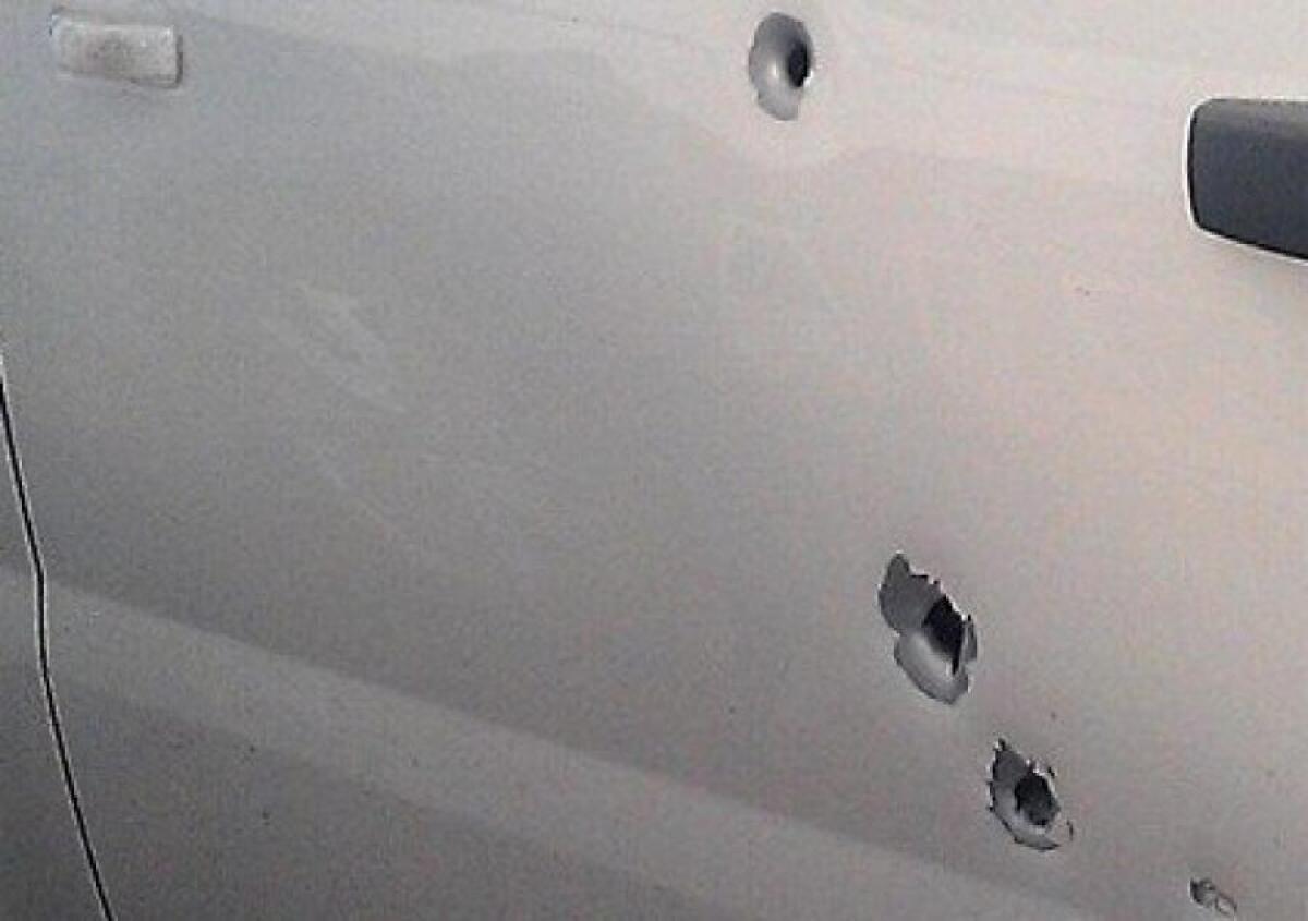 Pistolettate contro un Doblò (forse un avvertimento per dissidi familiari) - 