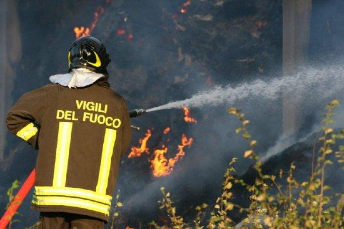Vigili del Fuoco al collasso: pochi uomini e mezzi vecchi 40 anni - 