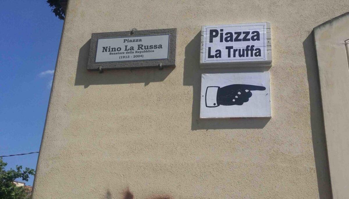 E piazza La Russa diventò piazza La Truffa - 