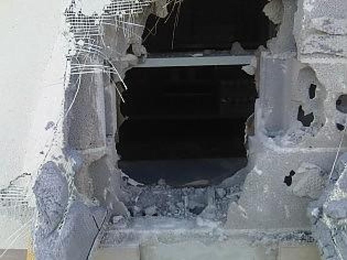 Fiumi di parole: mentre si parla, ripulito un tabaccaio - 