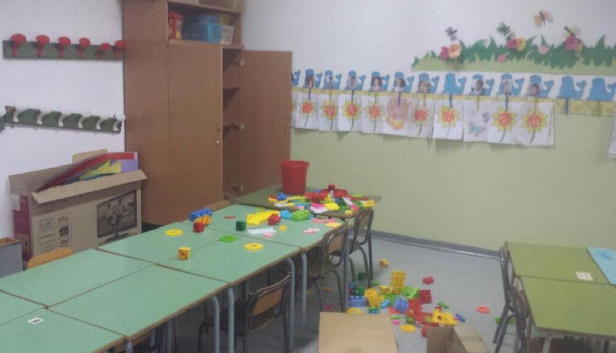 Le bestie in azione: devastata la scuola di via Libertà - 