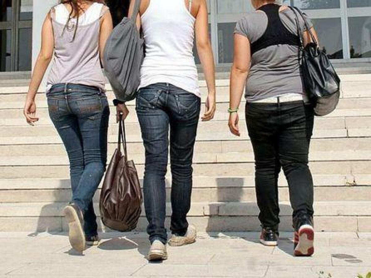 Atti osceni davanti al liceo: condannato 69enne paternese - 