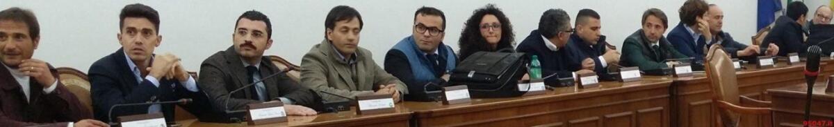 L'opposizione punta il sindaco: "Amministrazione inefficiente, non potete governare" - 