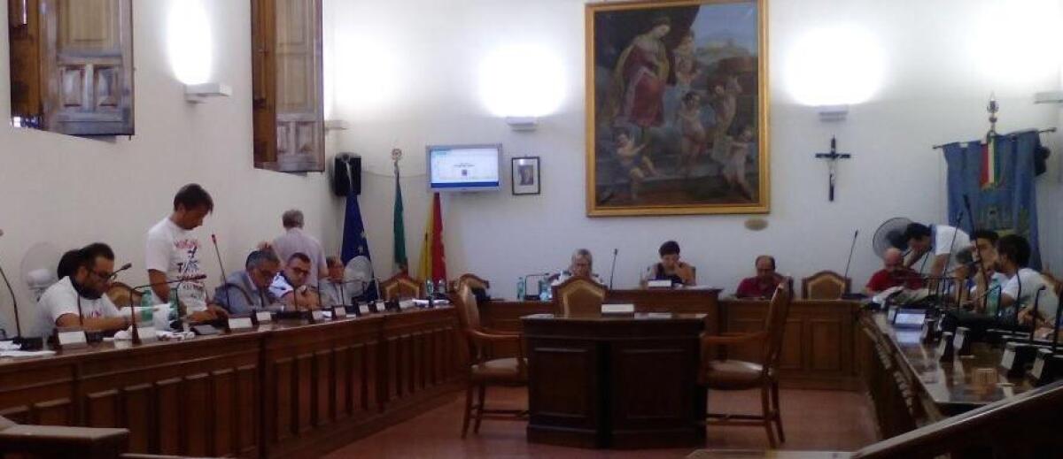 Stamu iucannu: l’Irpef torna allo 0.8% - 