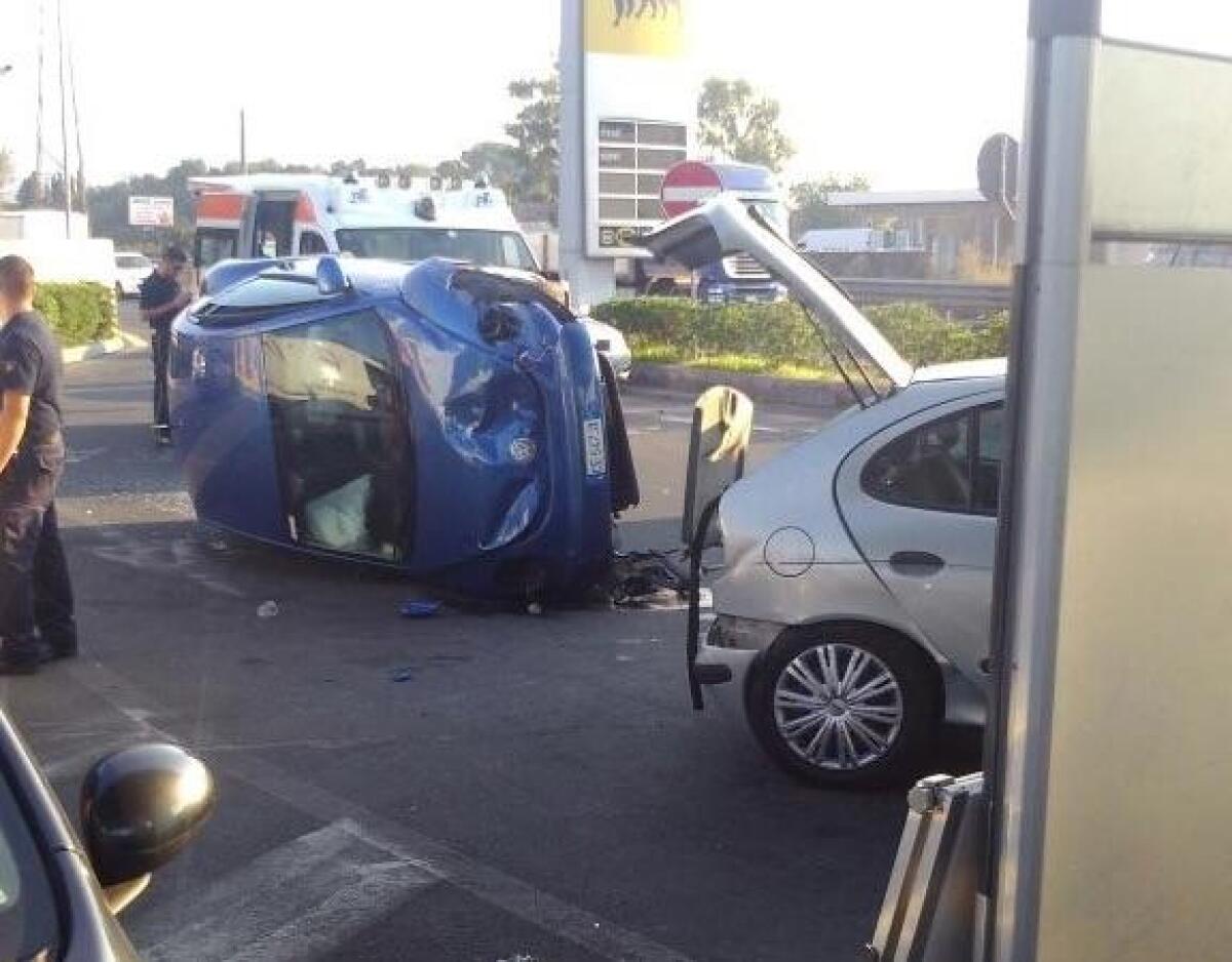 Fa benzina ma viene travolto: incidente all'Agip di Motta - 