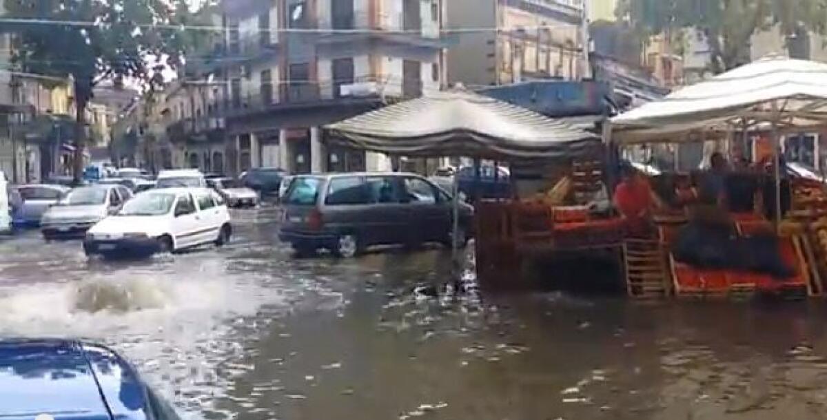 Piove, "piazza Sant'Antonio" diventa un disastro - VIDEO - 