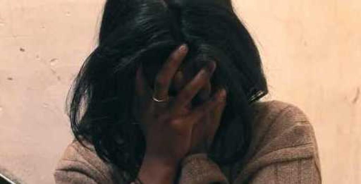 Non accetta la fine della storia e minaccia la ex con un coltello - 