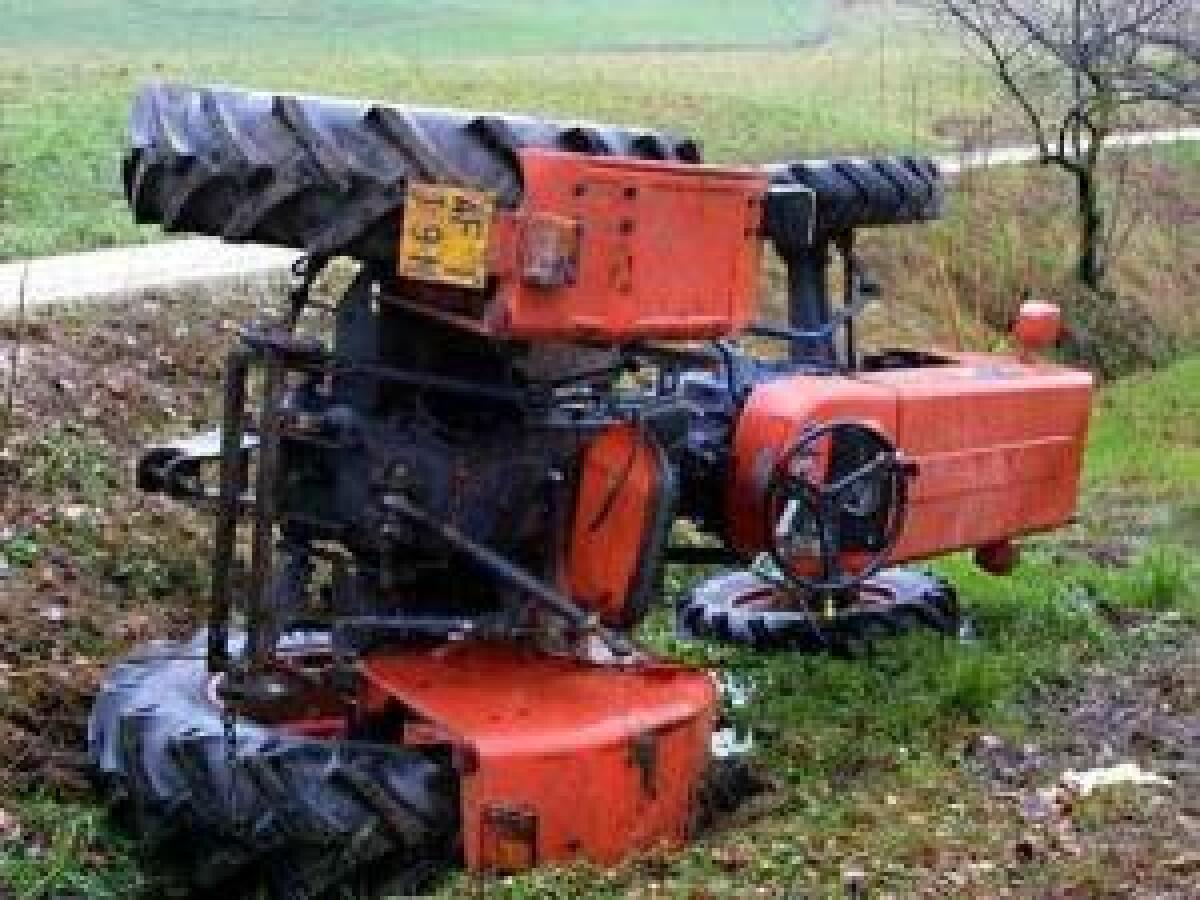 Si ribalta un trattore: muore 58enne di Belpasso - 