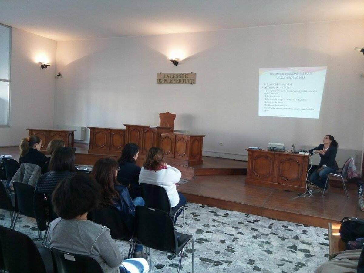 Violenza sulle donne, a Paternò scattano i corsi per i docenti - 