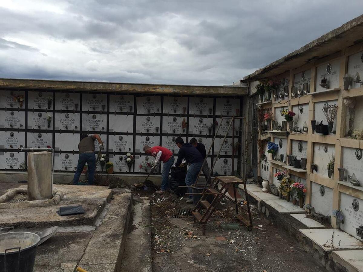 Cade il numero legale sui servizi esterni ai cimiteri - 