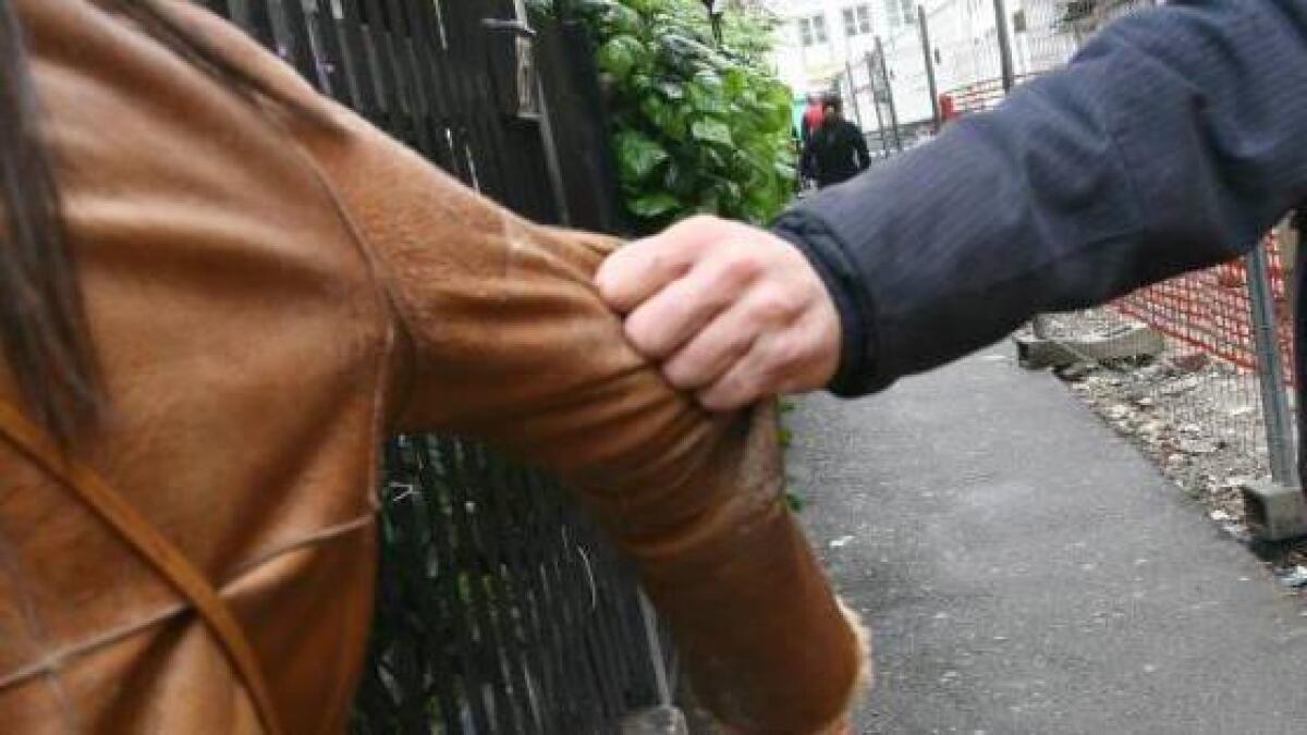 Avvicina la ex per strada e la minaccia: arrestato dai carabinieri - 