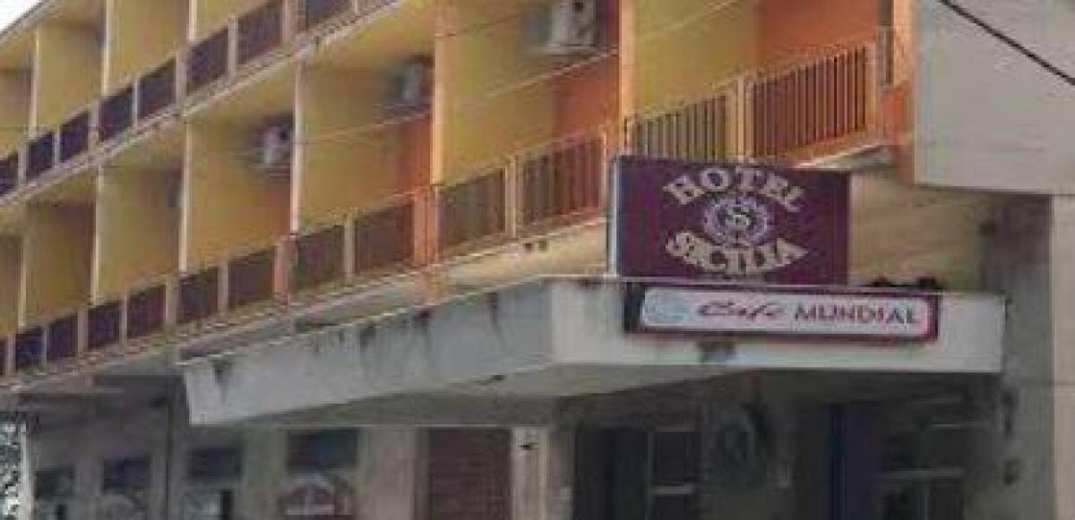 Caro sceicco, perchè non compra l'Albergo Sicilia? - 