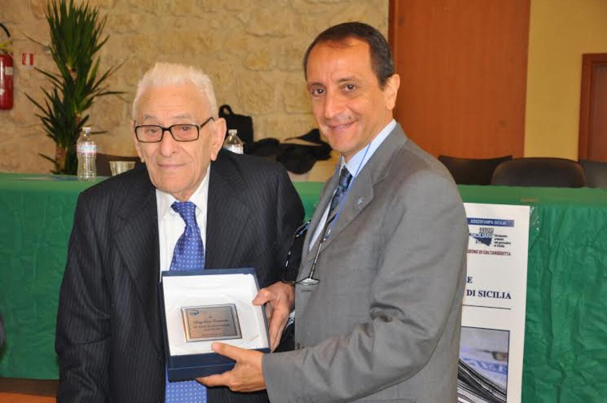 Ordine dei giornalisti, riconoscimento per “il prof” Angelino Cunsolo - 