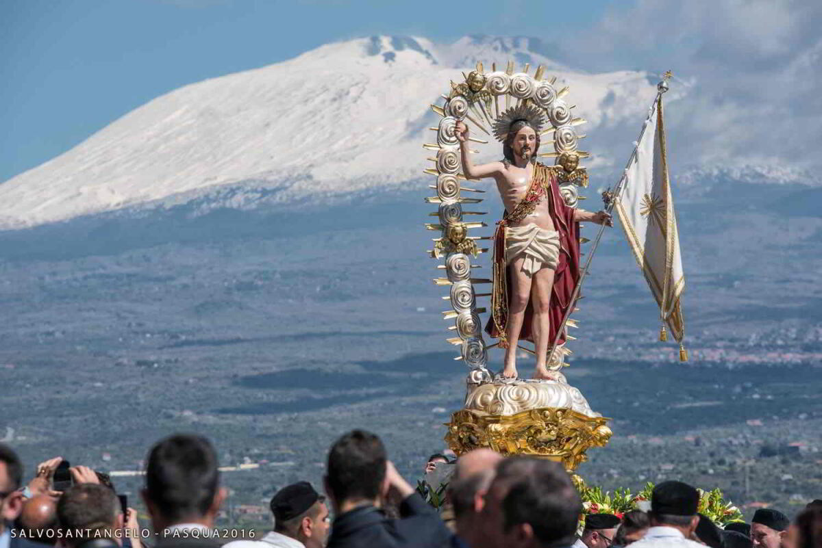 Pasqua, il VIDEO dei fuochi e l'entrata a Santa Margherita - 