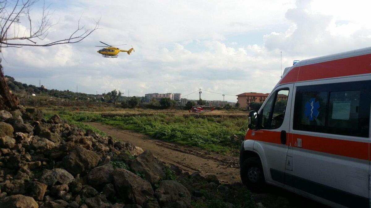 Cade in fondo al pozzo: salvato dai soccorritori - 