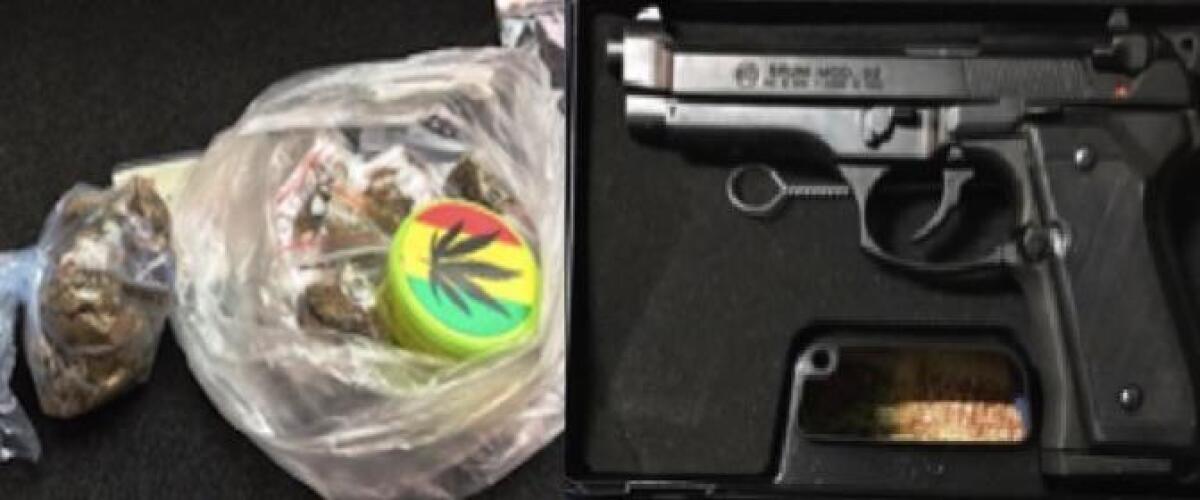 Sorpreso con marijuana e pistola giocattolo senza tappo rosso - 