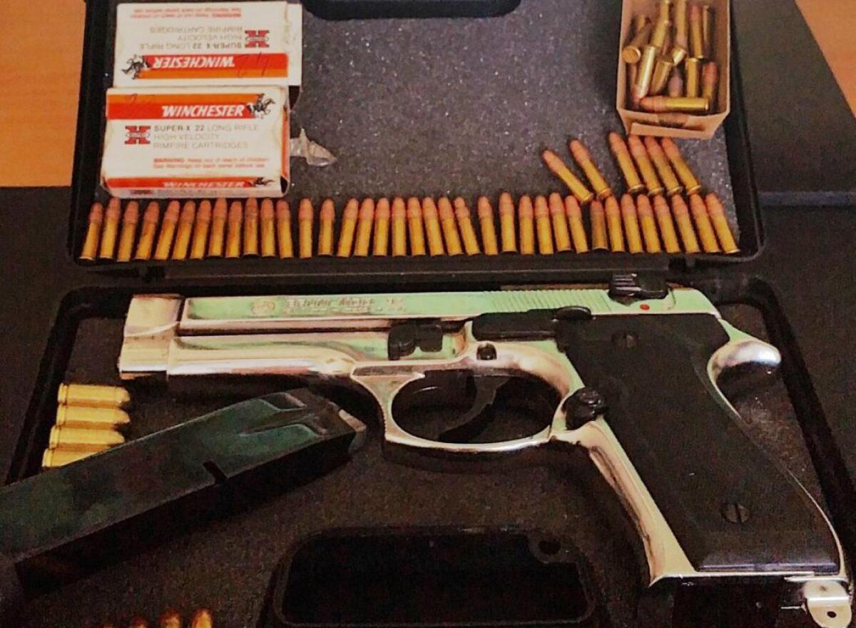 Sorpreso con una pistola clandestina modificata - 