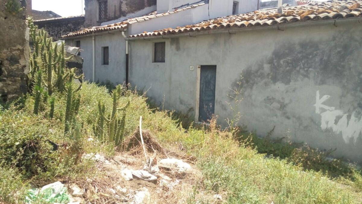 Appello per via Girgenti: "Qui non si può vivere" - 