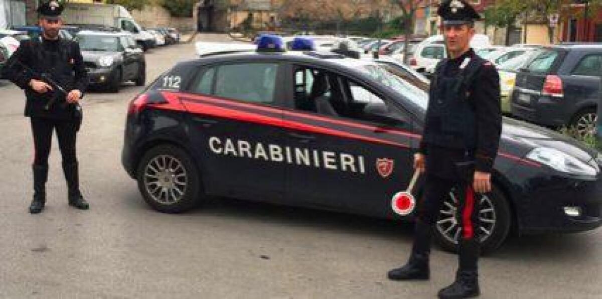 Fugge a un posto di blocco: rintracciato, è ai domiciliari - 