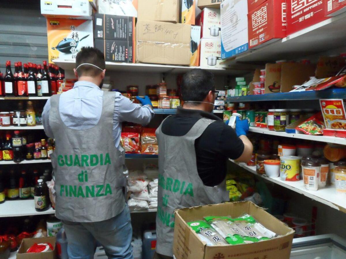 Catania, sequestrato negozio di alimentari - 