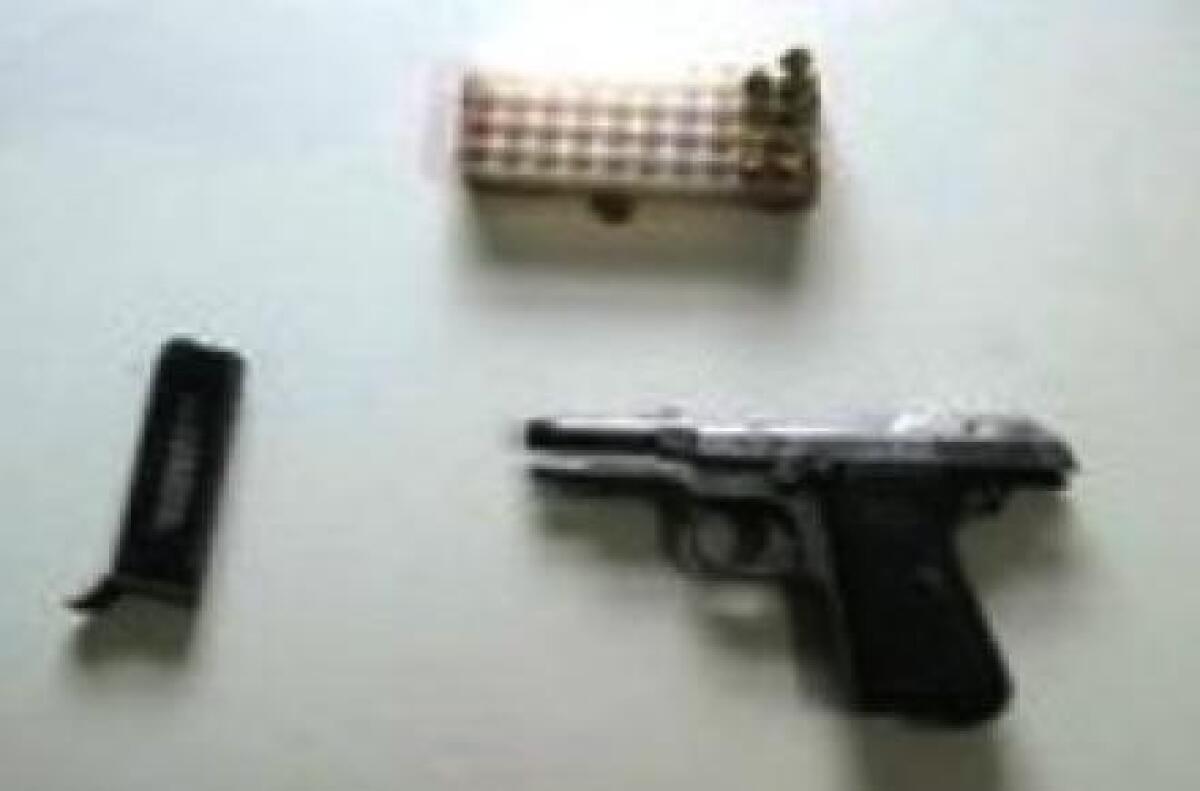In casa con arma clandestina e munizioni - 
