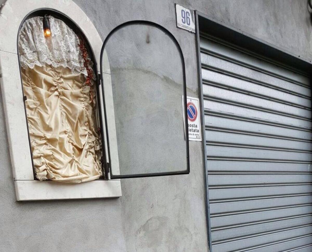 Violato l’altarino di via Canonico Renna - 