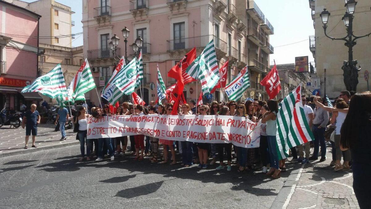 Qè, l'incredibile (e indecente) attacco della proprietà - 