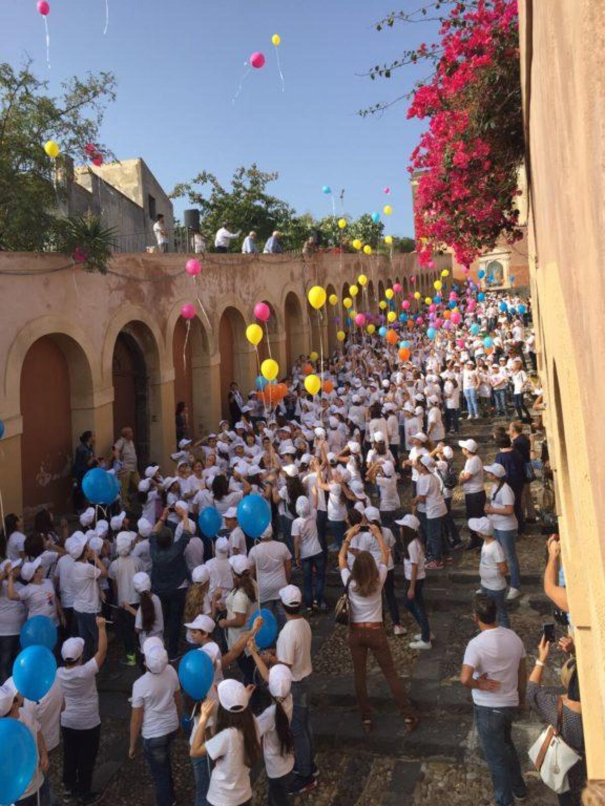 Scuola Virgilio, flash mob per sentirci più europei - 