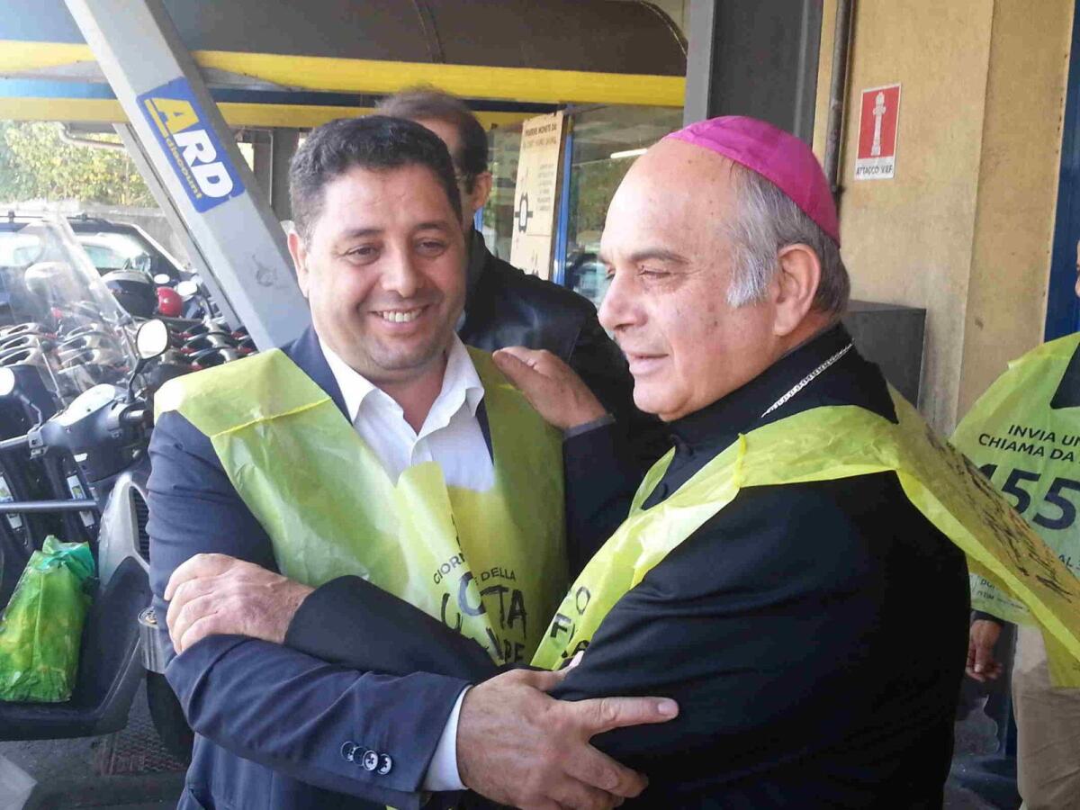 L'Arcivescovo Gristina e l'Imam Kheit partecipano insieme alla Giornata Nazionale della Colletta Alimentare - 