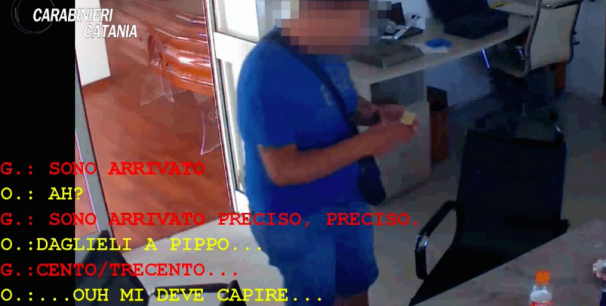 Le estorsioni alle pompe funebri: 12 arresti dei carabinieri di Paternò a Biancavilla - 