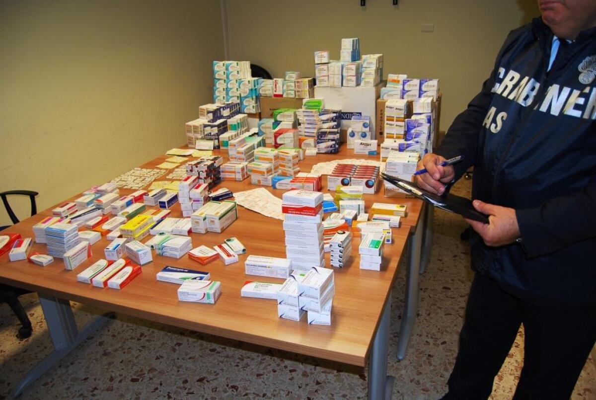 Blitz dei Nas: maxi-sequestro di farmaci "defustellati" - 