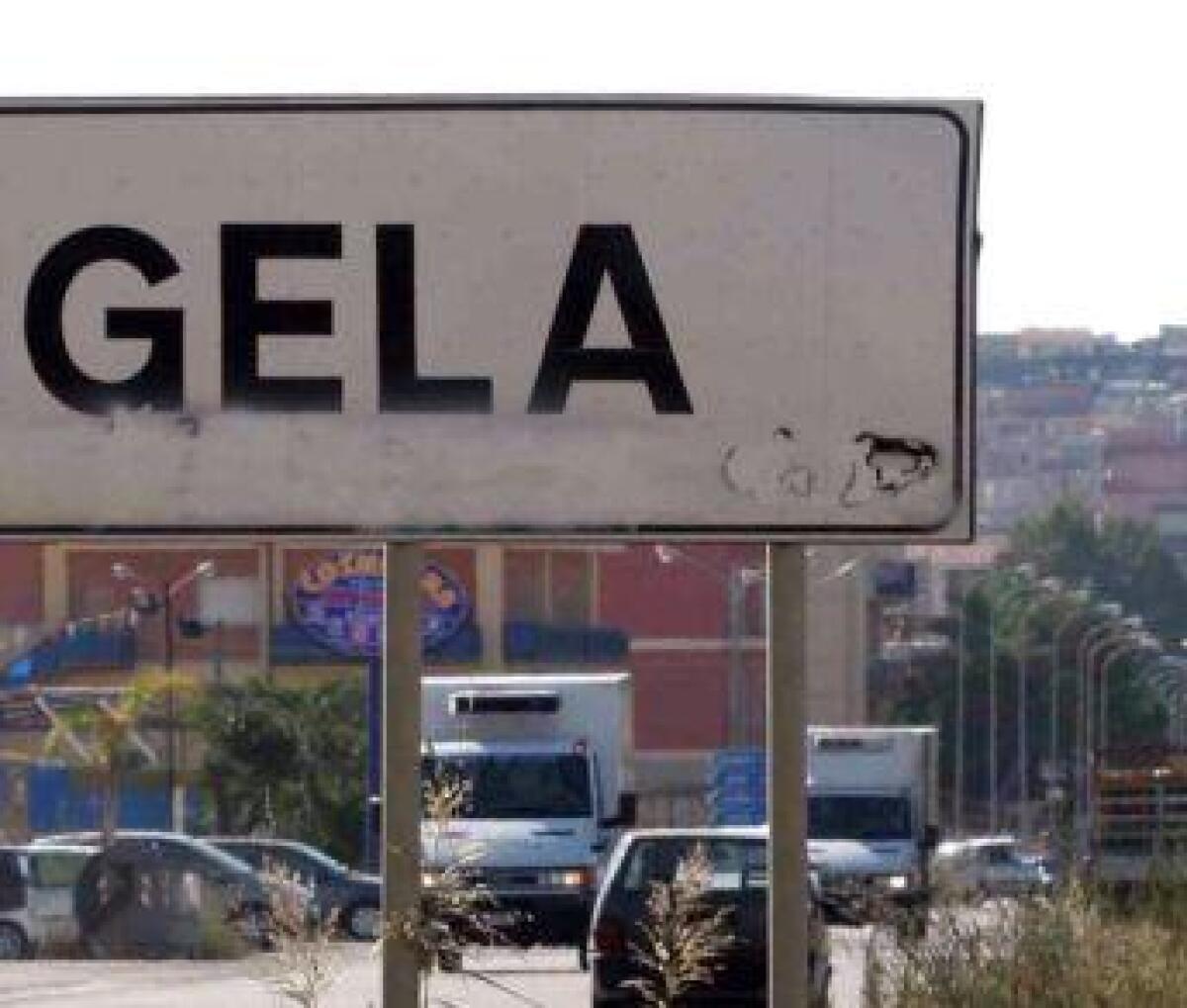 Uccide i due figli e poi tenta il suicidio - 