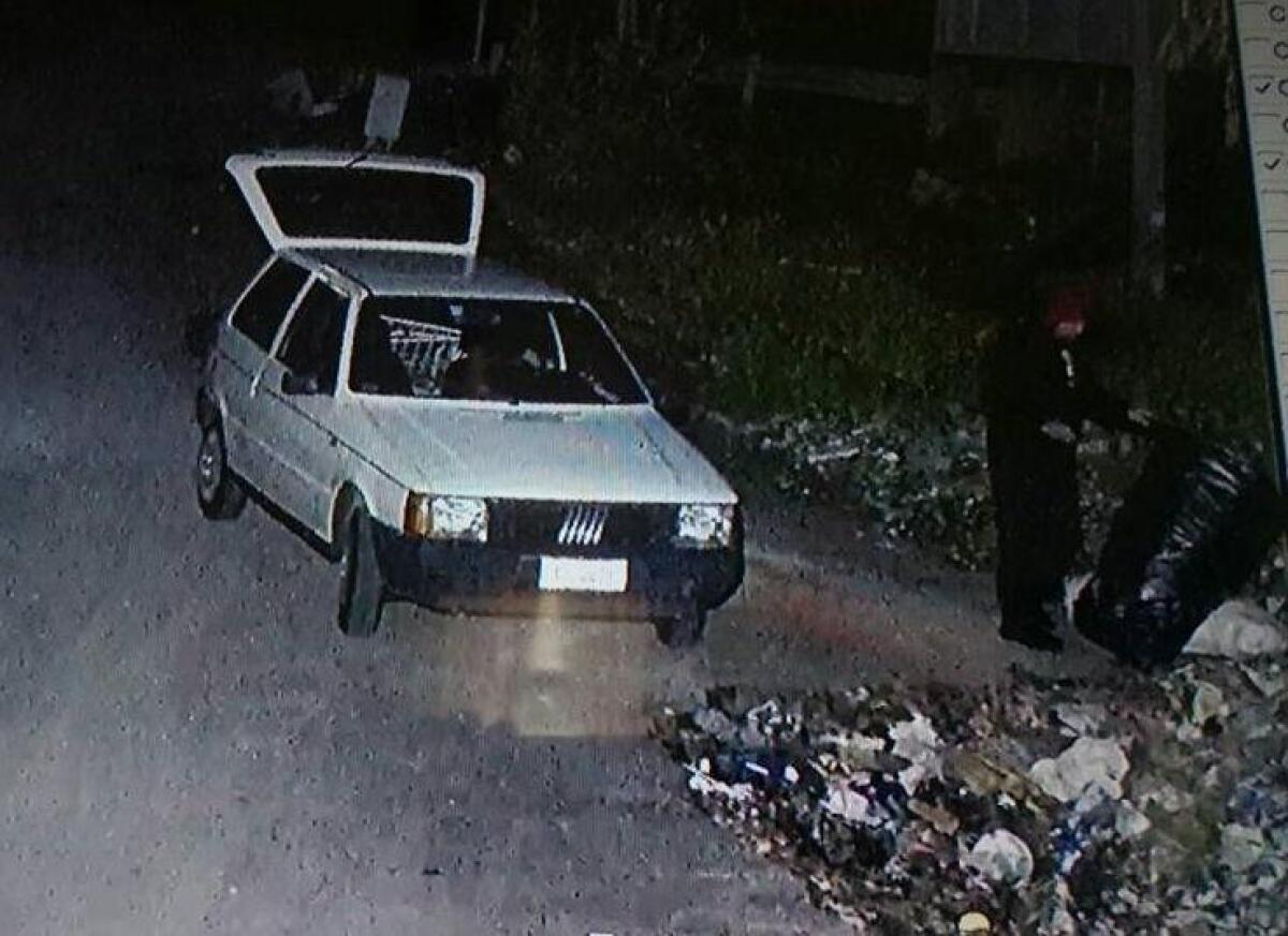 Belpasso, scoperto mentre abbandonava rifiuti multato - 