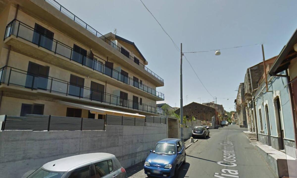 Catania, esplode bombola di gas. Feriti - 