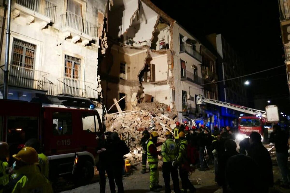 Catania crolla palazzo in via Crispi: 1 morto e 4 feriti - 