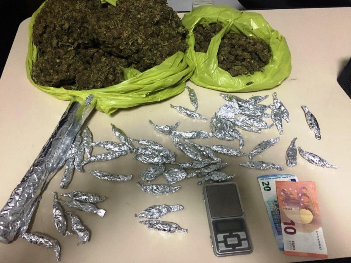 A casa aveva oltre un chilo di "erba" - 