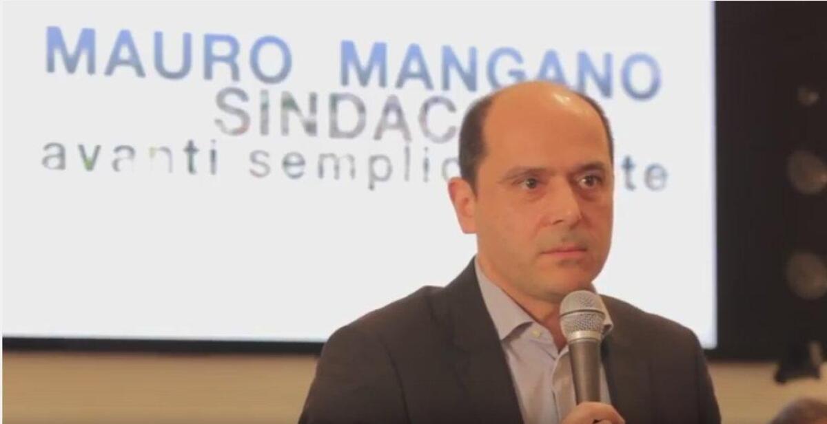 “Avanti semplicemente”, il Sindaco Mangano si ricandida - 