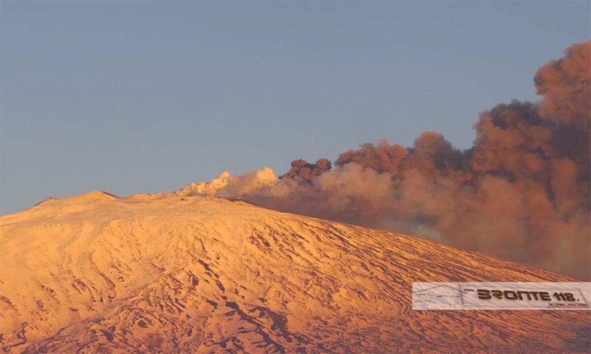 Etna, esplosione freatica al fronte lavico - VIDEO - 