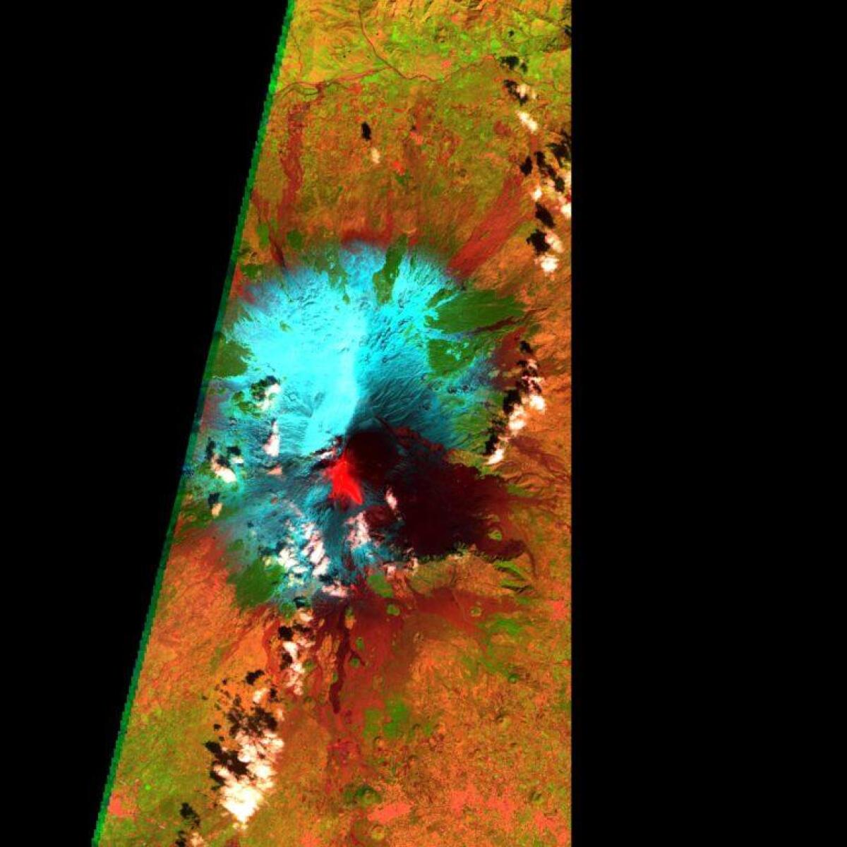 L'ERUZIONE DELL'ETNA VISTA DALLO SPAZIO - 
