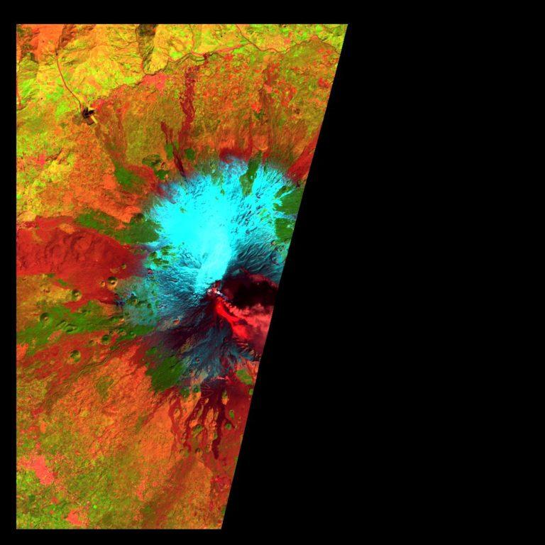 L'ERUZIONE DELL'ETNA VISTA DALLO SPAZIO