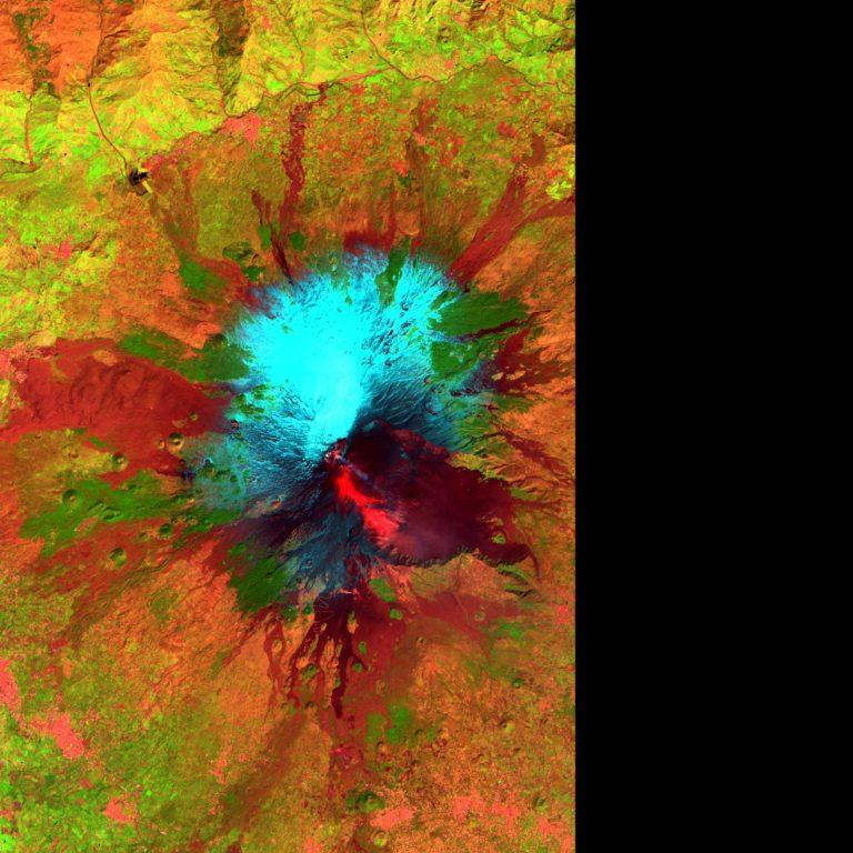 L'ERUZIONE DELL'ETNA VISTA DALLO SPAZIO