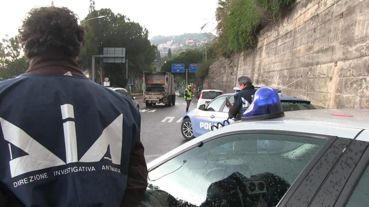 12 ARRESTI TRA DIRIGENTI E DIPENDENTI DEL CONSOZIO AUTOSTRADE SICILIANE - 