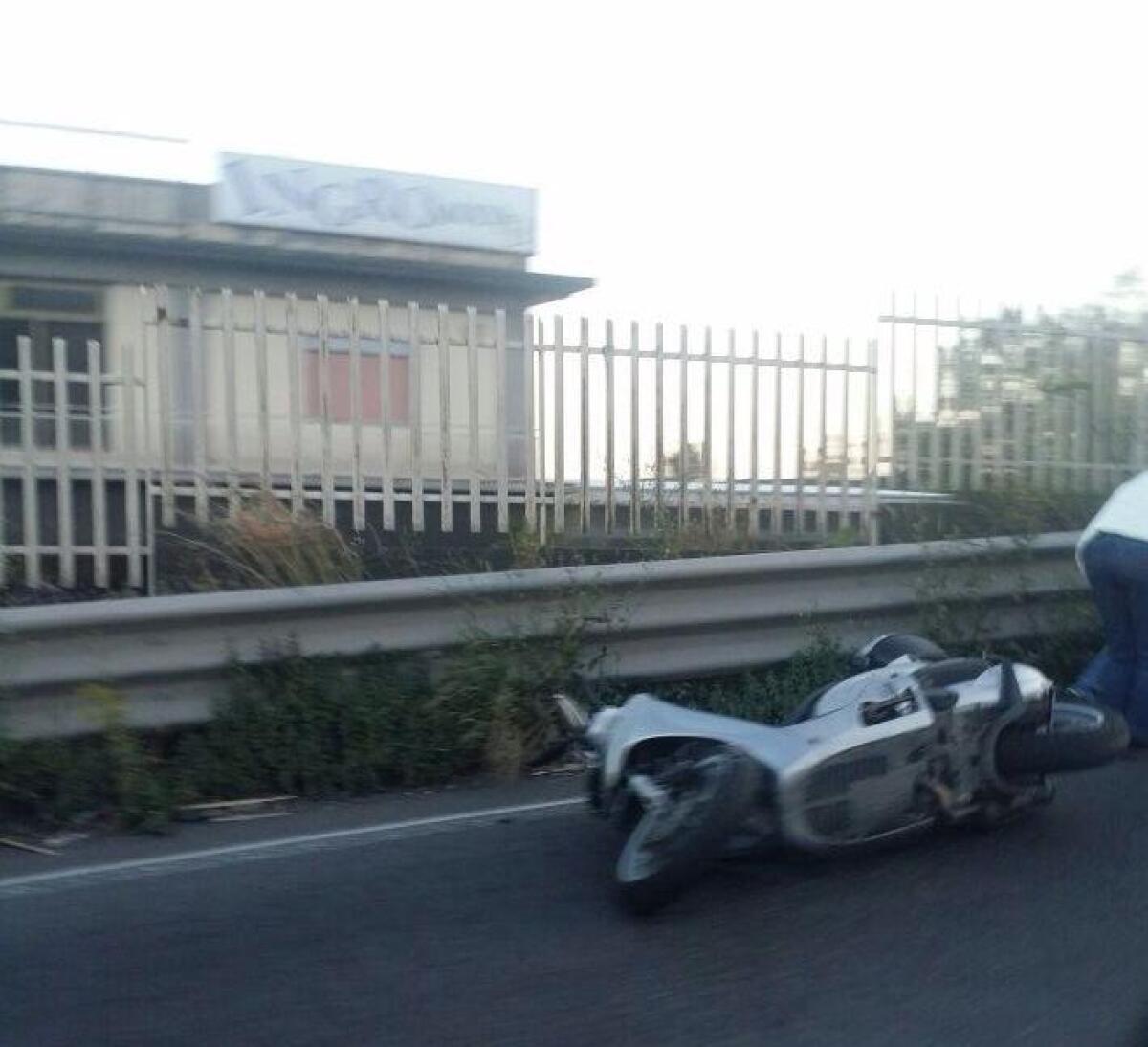 INCIDENTE SULLA SS 121 FERITO MOTOCICLISTA - 