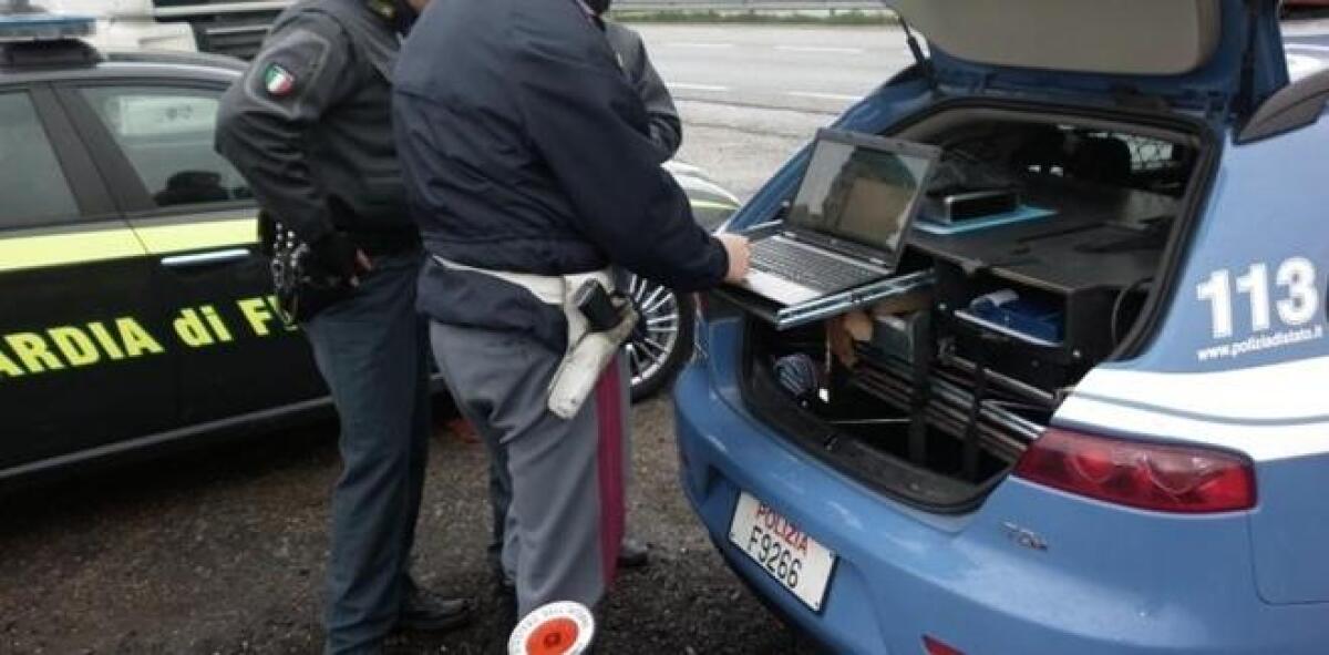 AL VIA ANCHE IN SICILIA "VACANZE SICURE": RAFFICA DI CONTROLLI SULLE GOMME - 